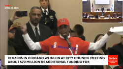 Angry Chicagoans Denounce Mayor Over Migrants
